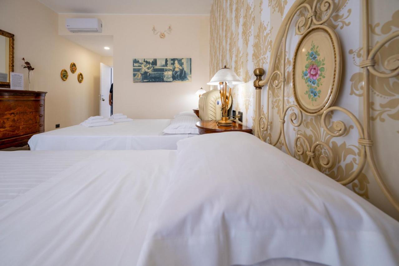 Villa Floyd Charming Rooms B&B Pachino Eksteriør bilde